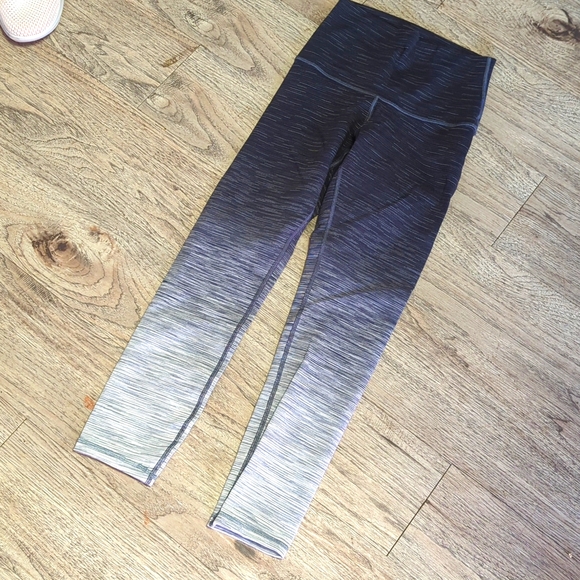 Lululemon ombre leggings full size . Size 2 - Picture 1 of 3